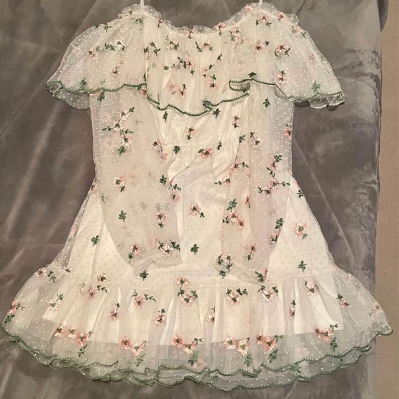 Boutique Floral White Dress - Picture 2 of 2